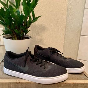 Nike Mens SB Check Solarsoft Canvas Skateboarding Shoes Size 11.5, 843896-007.